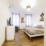 Elegante In Centro Storico - Vista Sul Corso Principale - Spazioso , Wifi Veloce, Posizione Apartament Pordenone