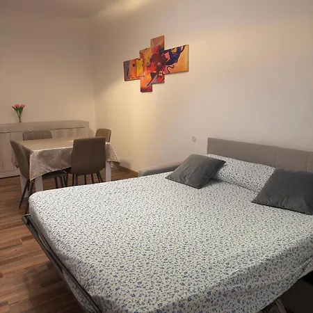 Elegante In Centro Storico - Vista Sul Corso Principale - Spazioso , Wifi Veloce, Posizione