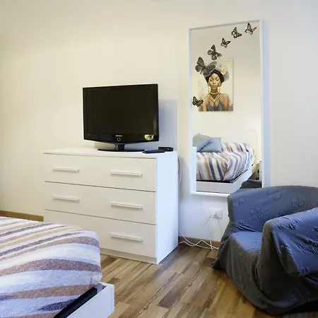 Elegante In Centro Storico - Vista Sul Corso Principale - Spazioso , Wifi Veloce, Posizione Apartament Pordenone